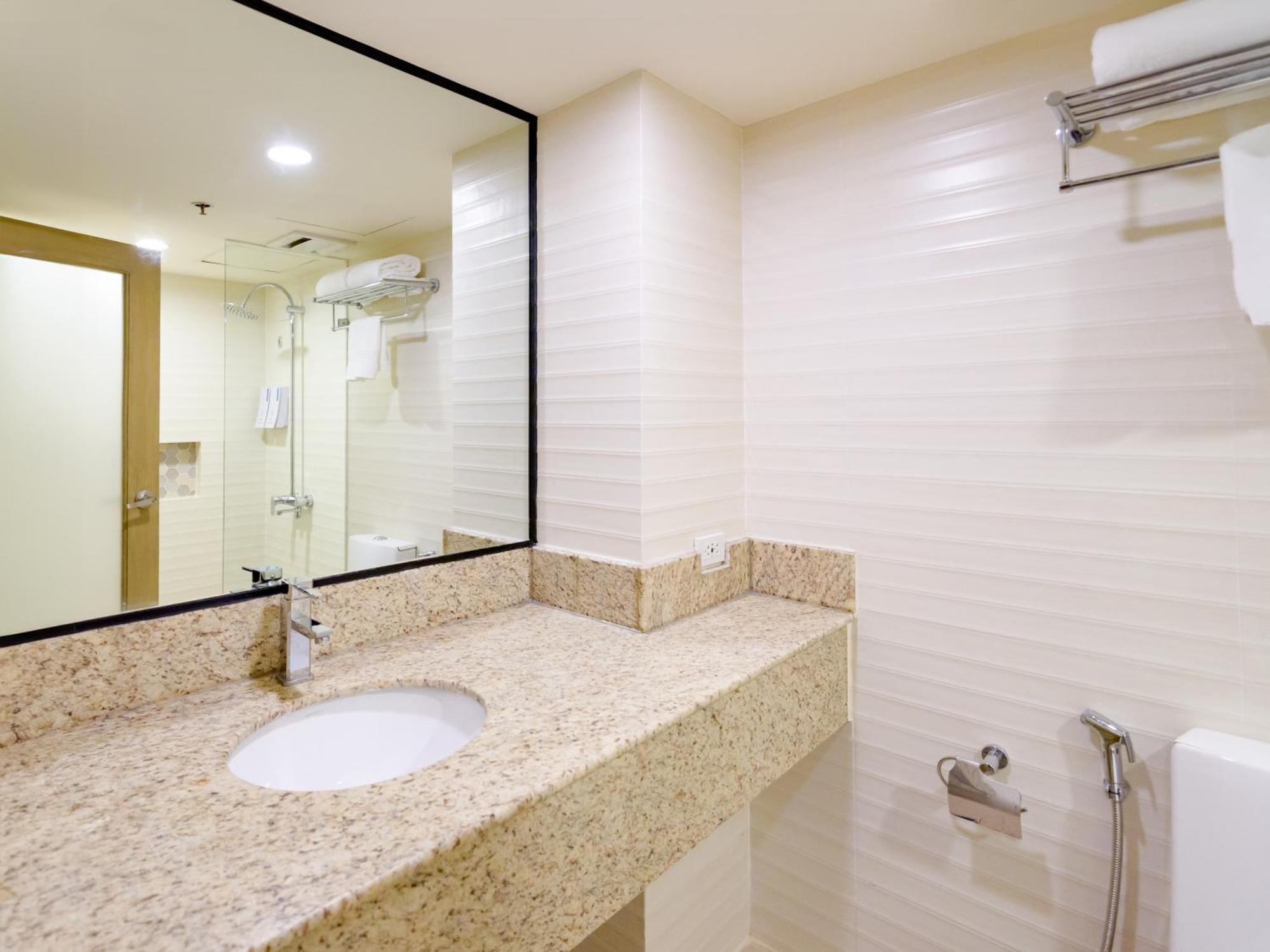 Surestay Plus By Best Western Cebu City Esterno foto