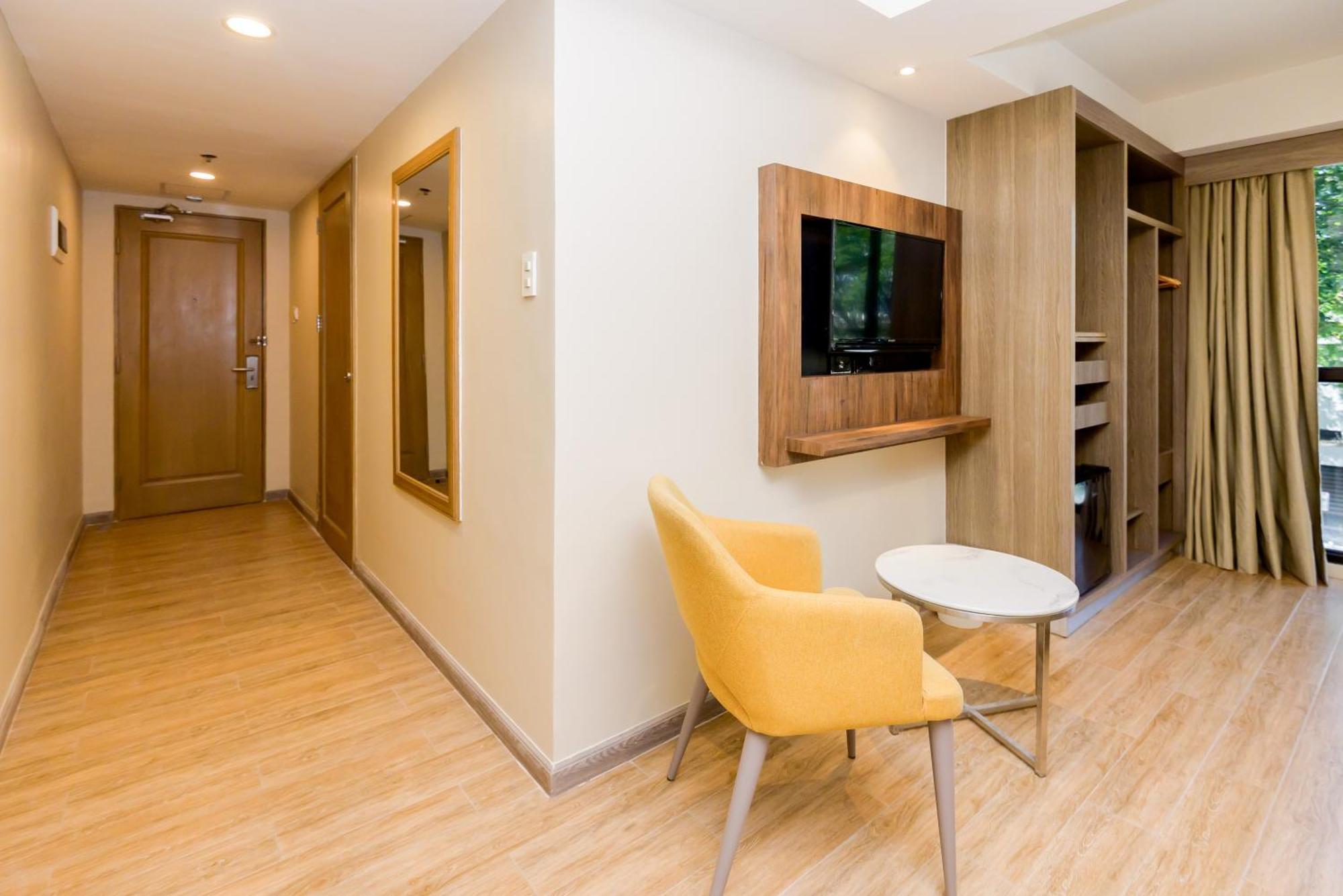 Surestay Plus By Best Western Cebu City Esterno foto