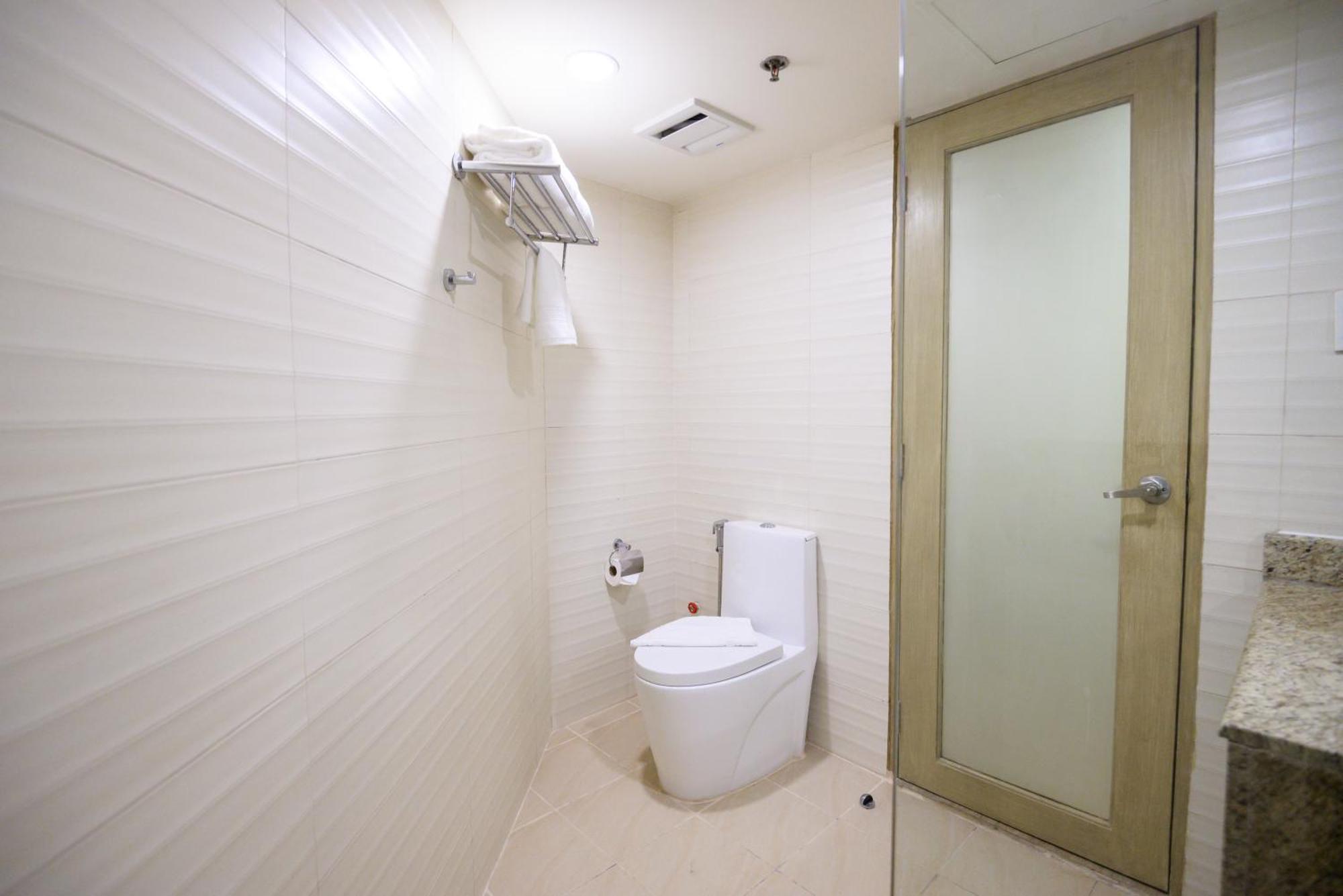 Surestay Plus By Best Western Cebu City Esterno foto