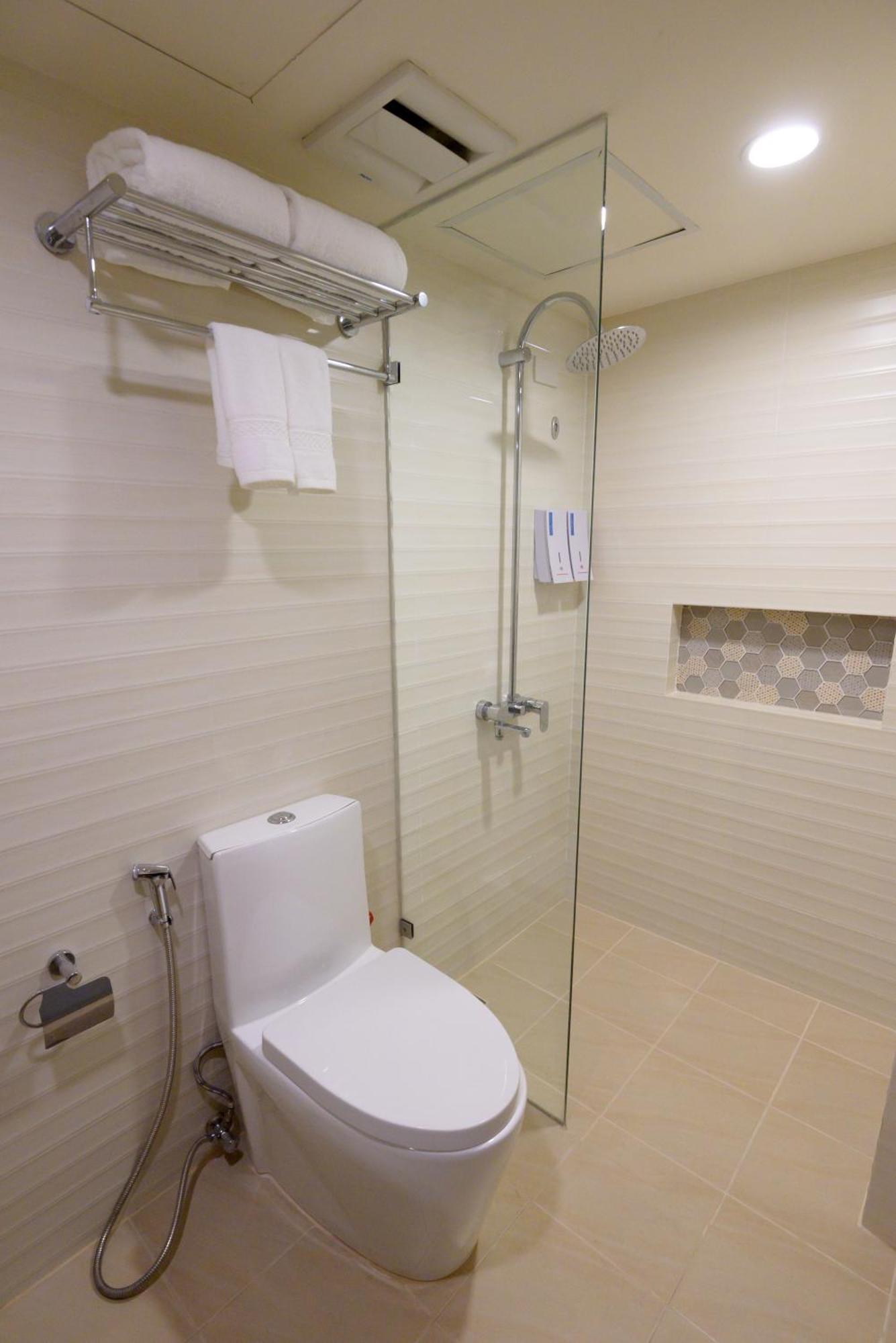 Surestay Plus By Best Western Cebu City Esterno foto