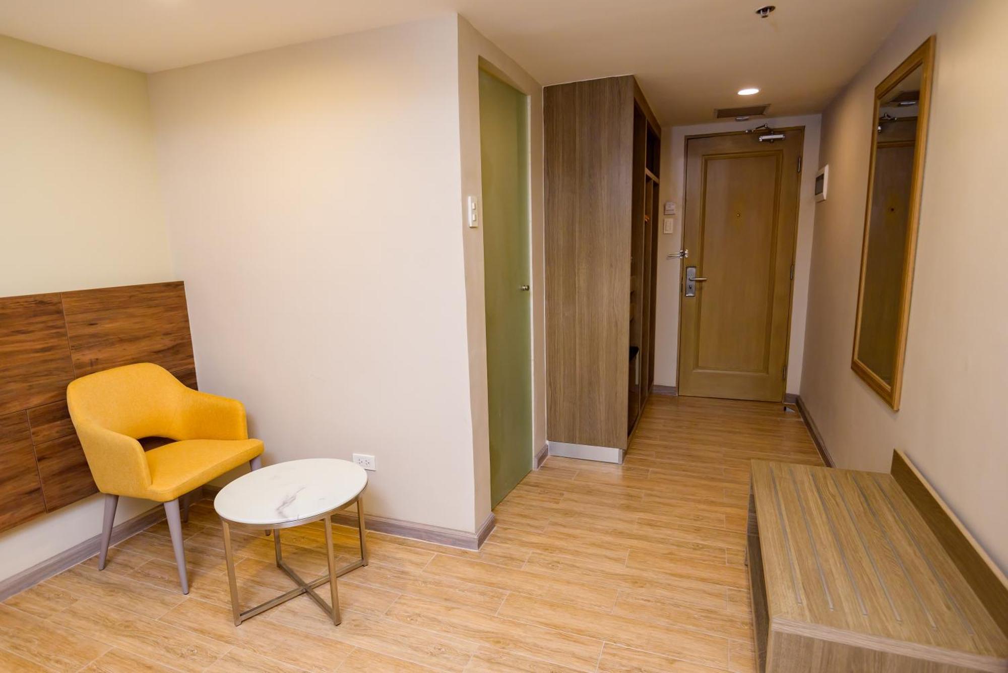 Surestay Plus By Best Western Cebu City Esterno foto