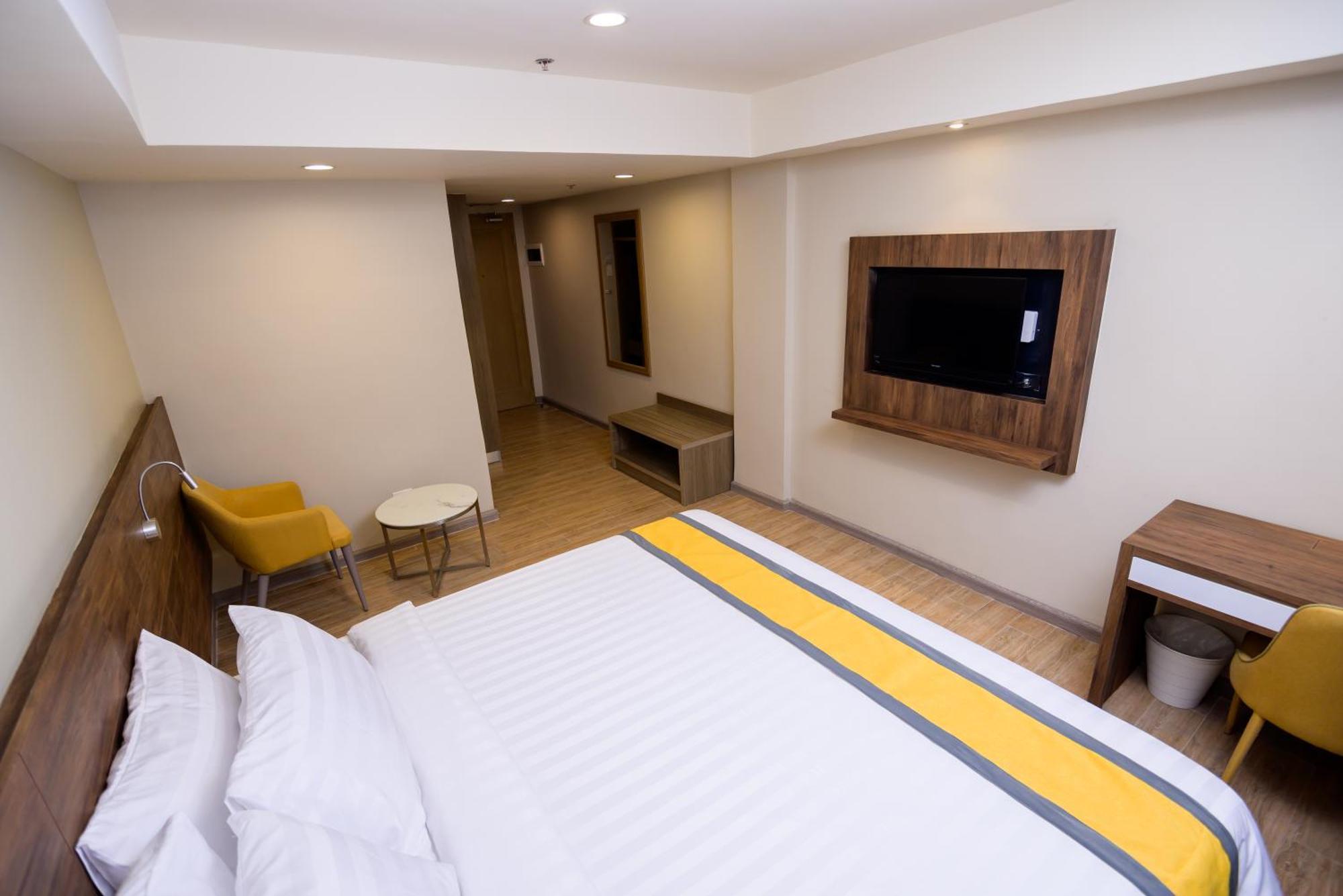 Surestay Plus By Best Western Cebu City Esterno foto