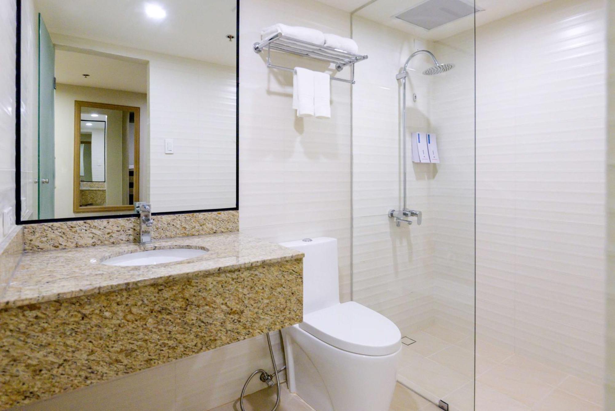 Surestay Plus By Best Western Cebu City Esterno foto