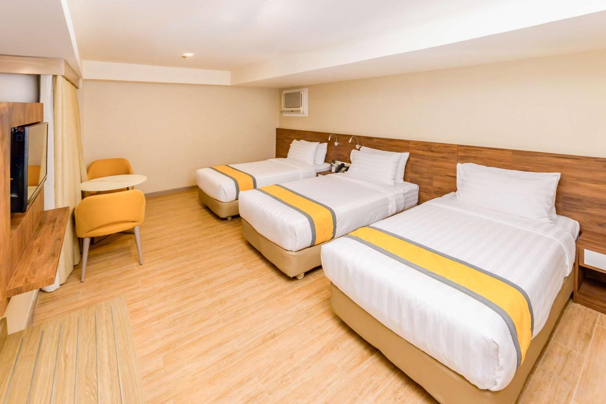 Surestay Plus By Best Western Cebu City Esterno foto