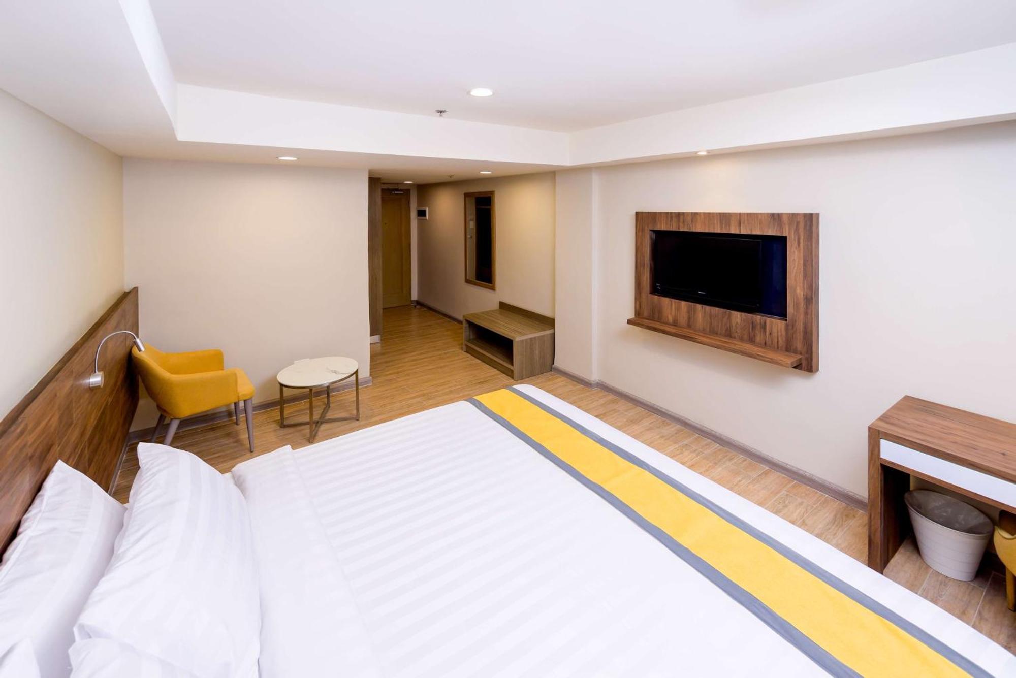 Surestay Plus By Best Western Cebu City Esterno foto