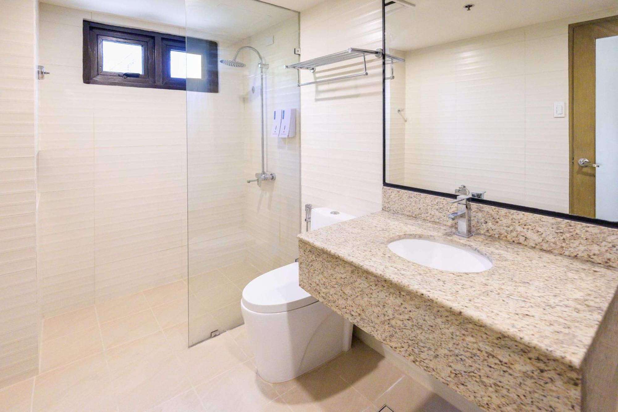 Surestay Plus By Best Western Cebu City Esterno foto